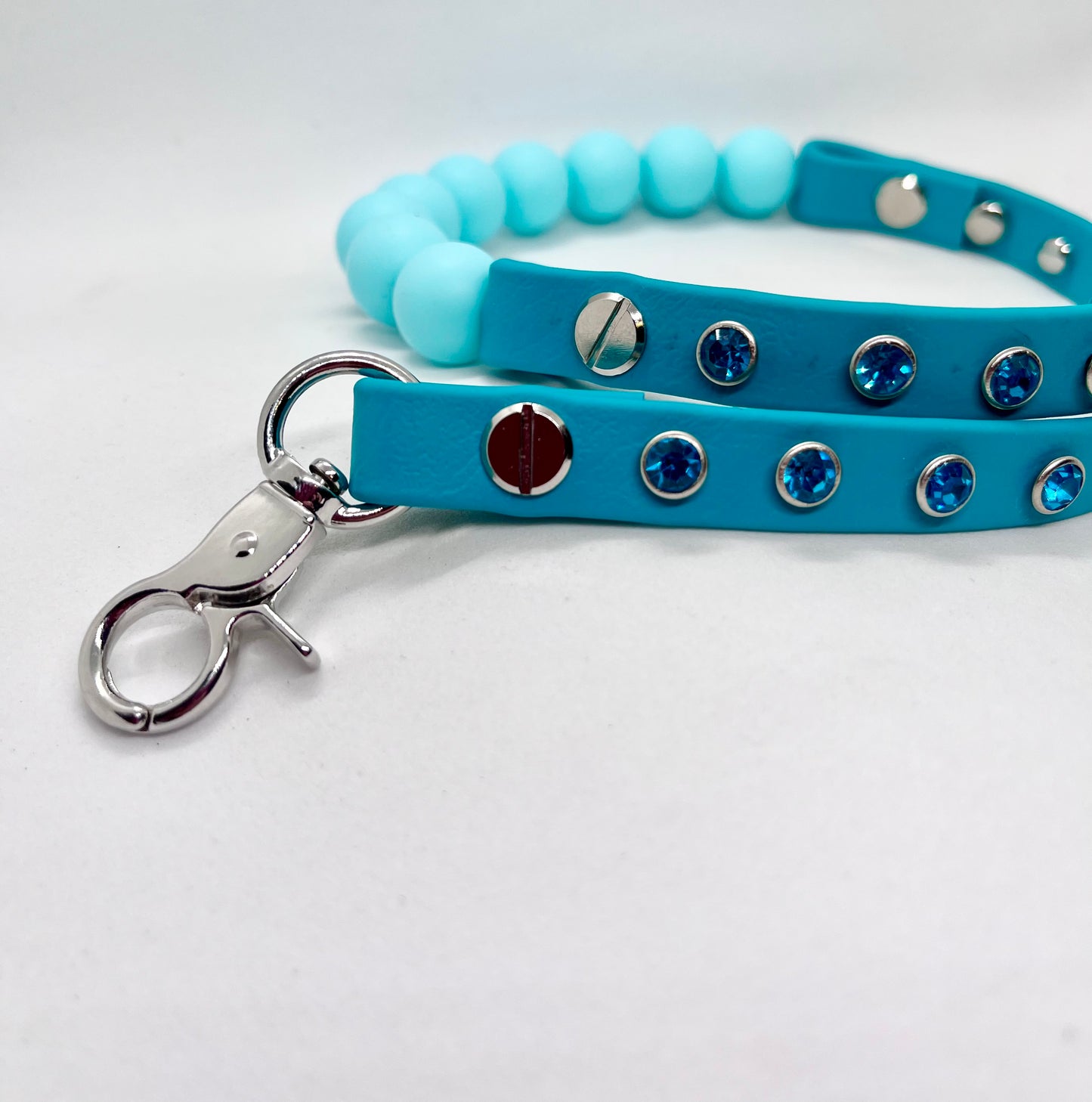 'Boho Edge' Turquoise Swirl Bead & BioThane® Diamanté Collar