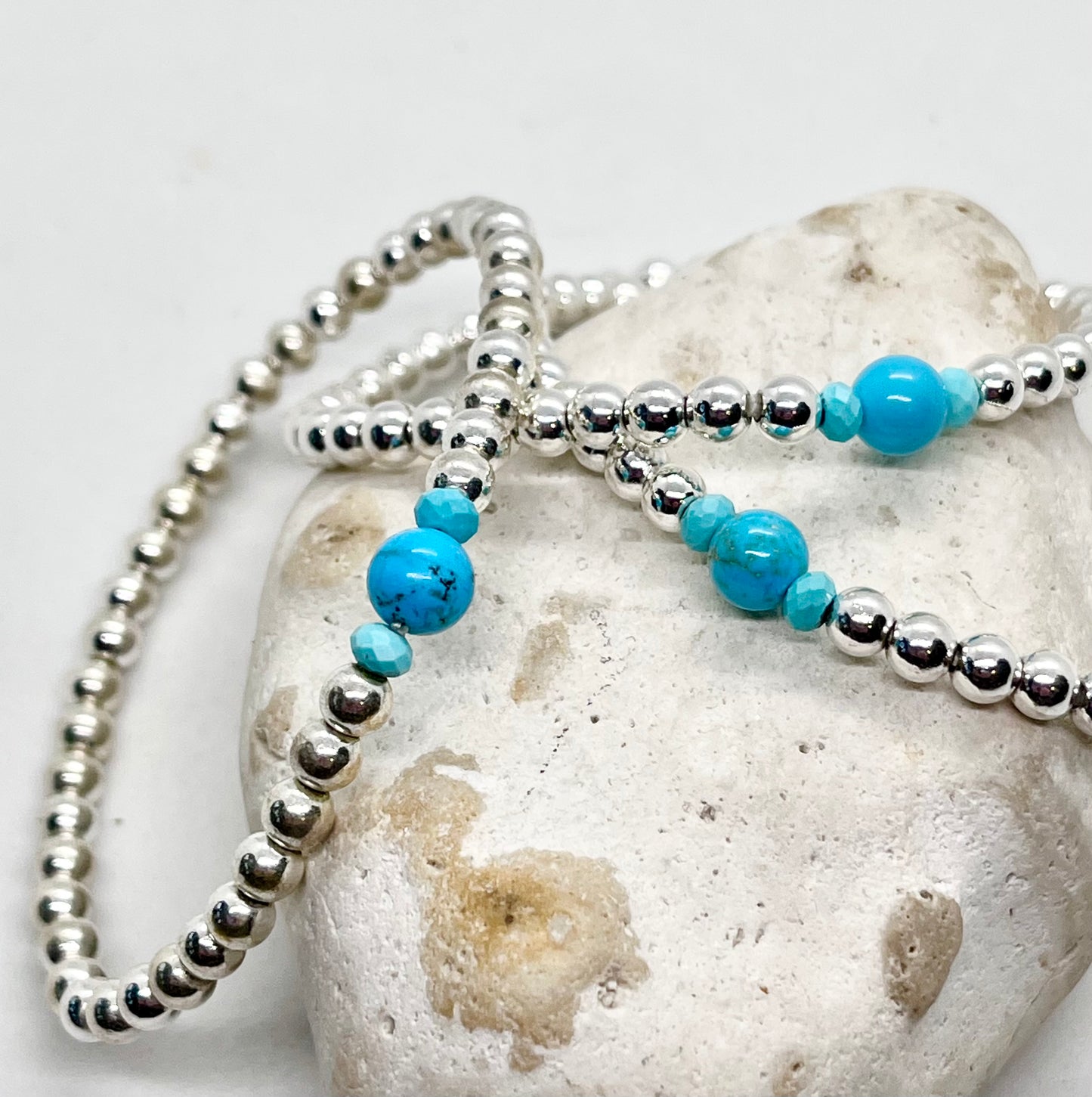 925 white gold plated turquoise centre bead ball bracelet one size