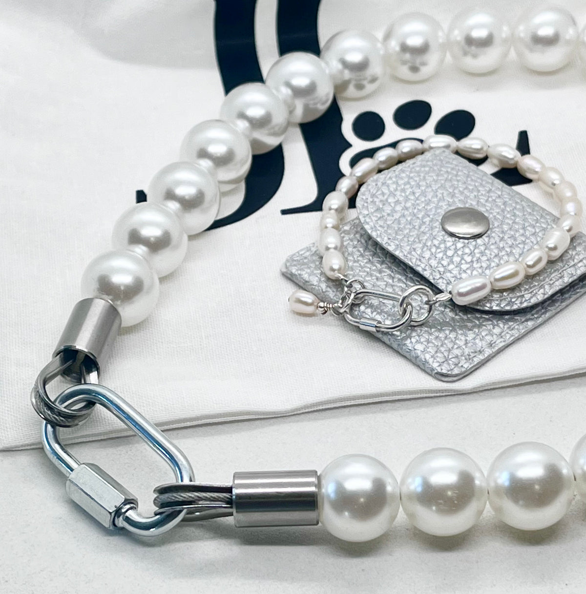 'Pearl Bond' Pearl Beaded Stainless Steel Dog Collar Carabiner Oval Clasp