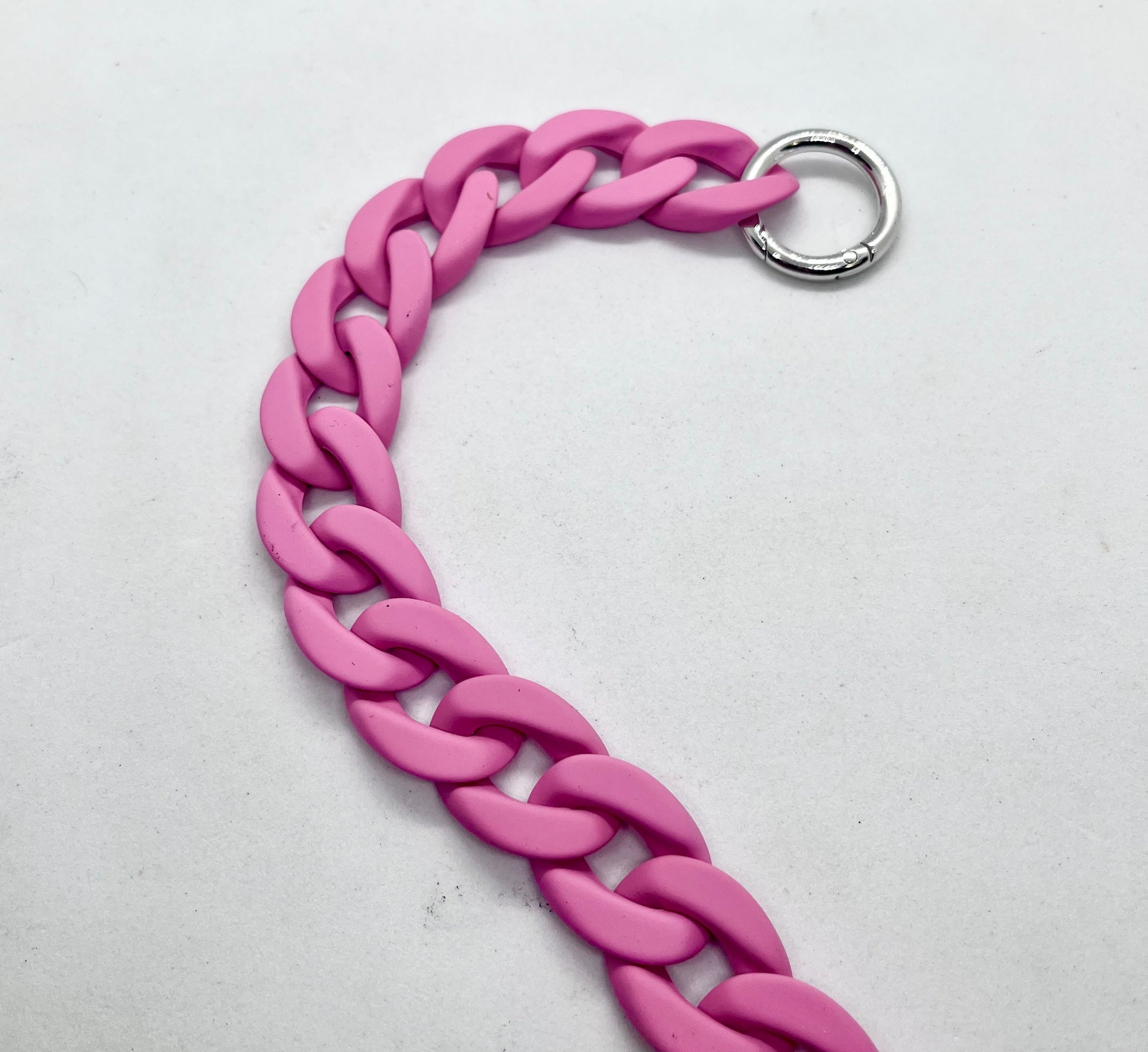 Colour Chain' Pink dog collar on dog | JOOLS LONDON
