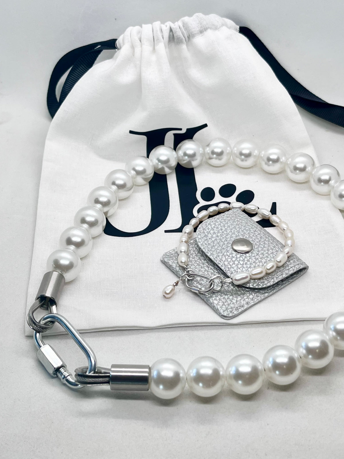 'Pearl Bond' Pearl Beaded Stainless Steel Dog Collar Carabiner Oval Clasp
