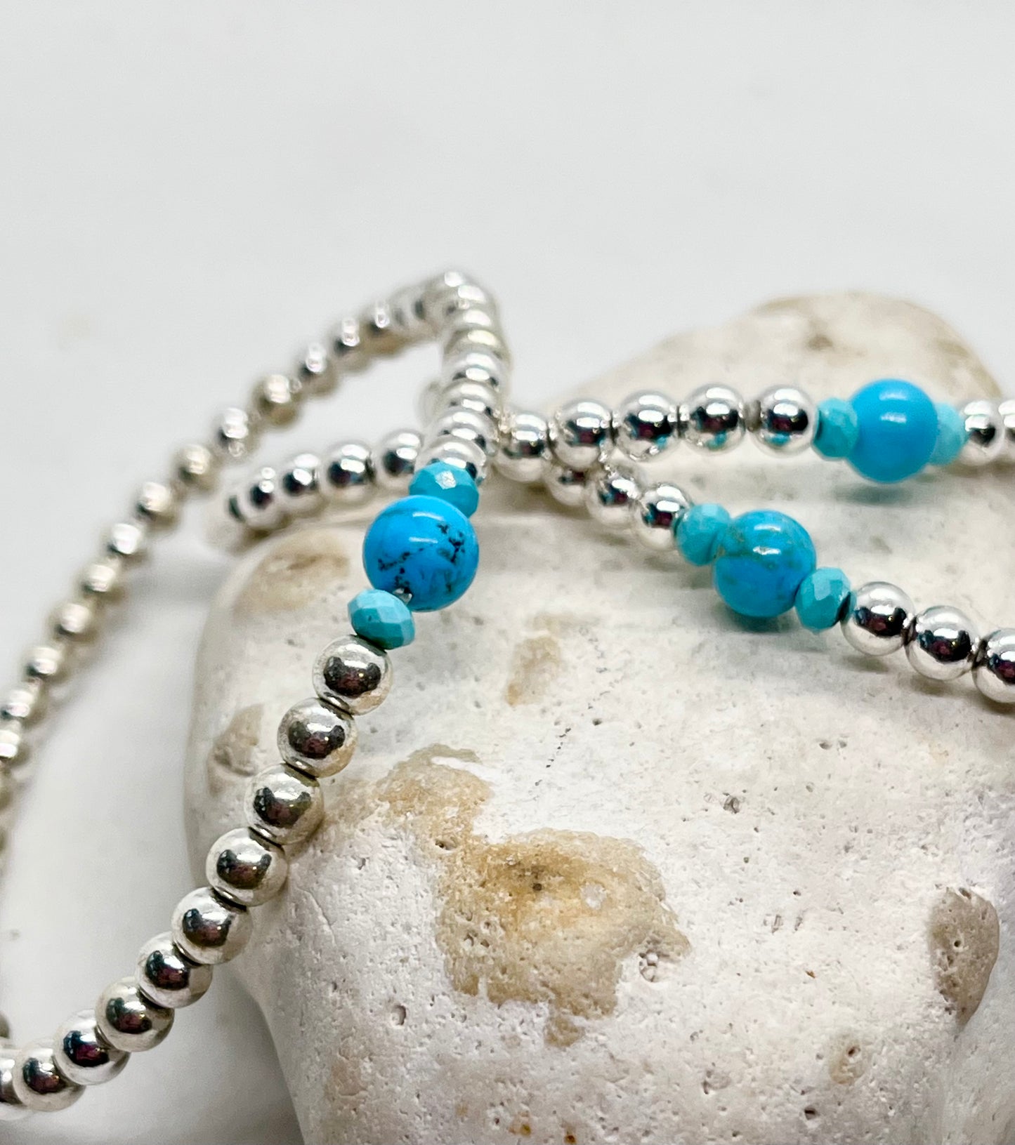 925 white gold plated turquoise centre bead ball bracelet one size