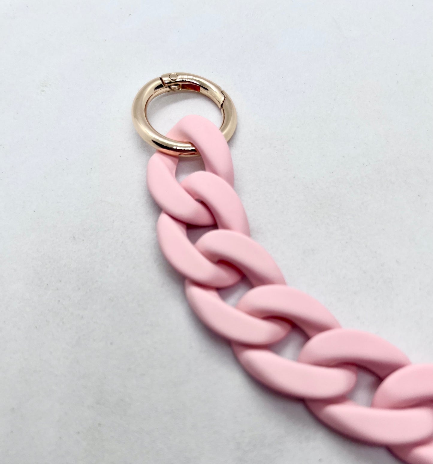 Colour Chain' Baby Pink dog collar coiled | JOOLS LONDON