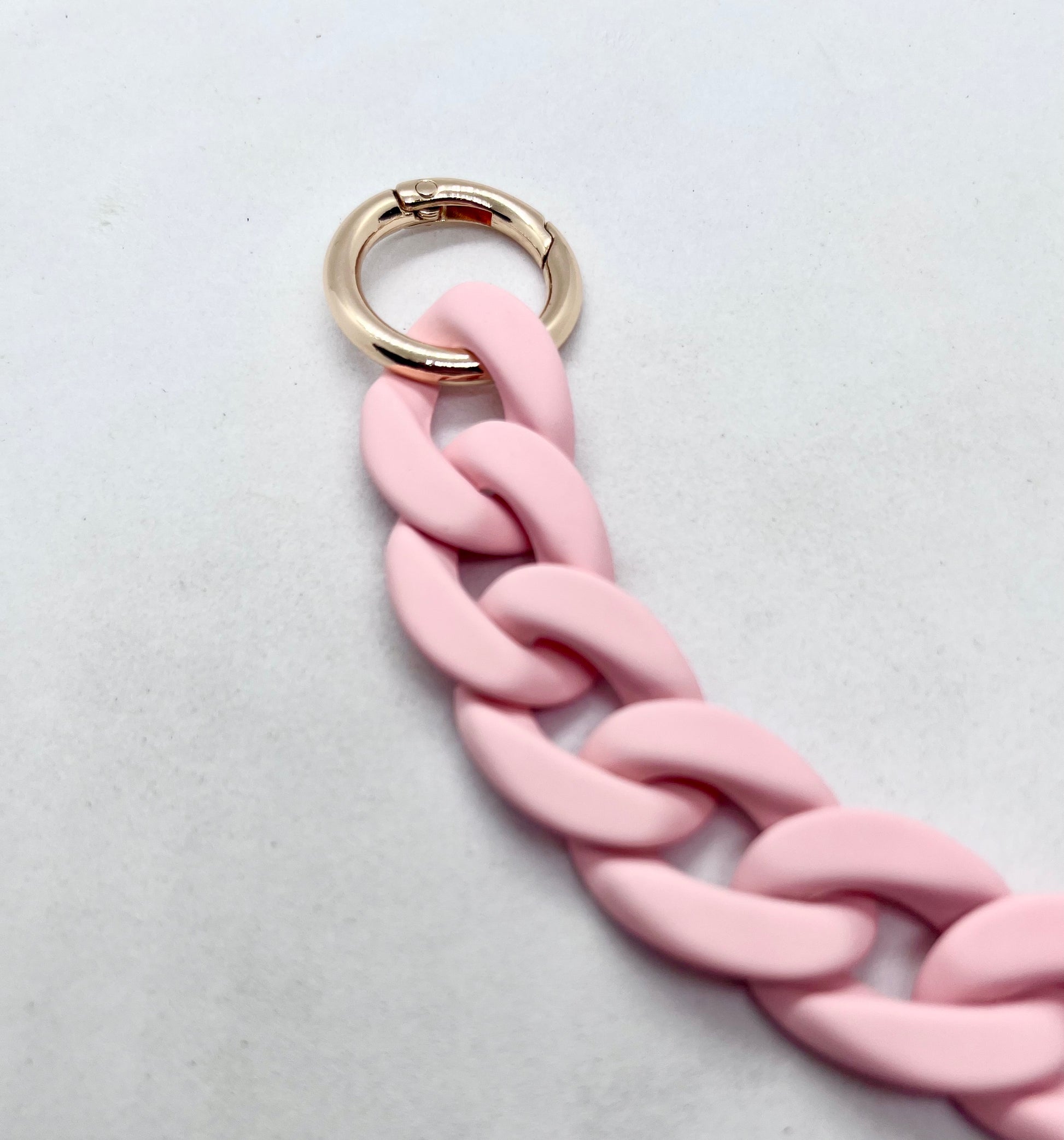 Colour Chain' Baby Pink dog collar coiled | JOOLS LONDON