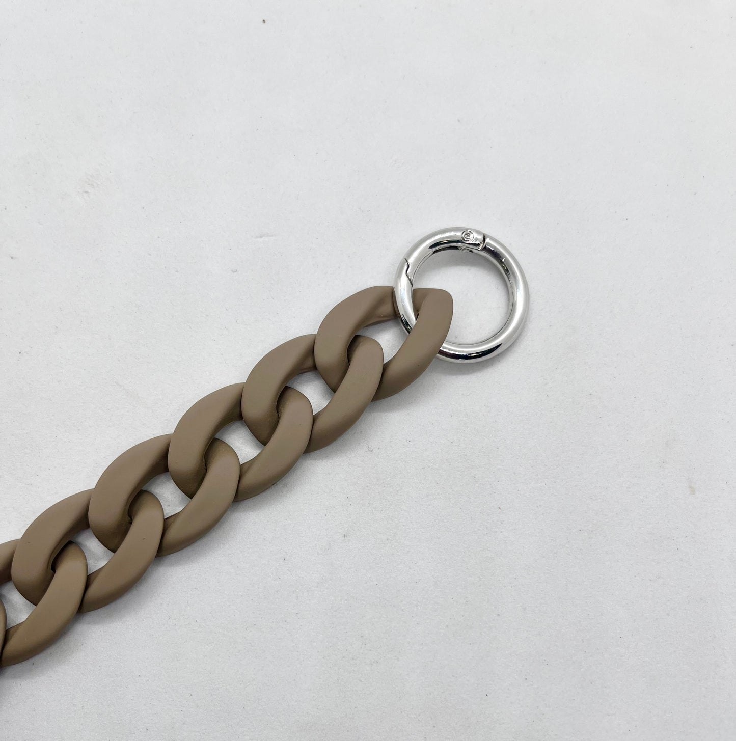 Colour Chain' Taupe Brown dog collar on dog | JOOLS LONDON