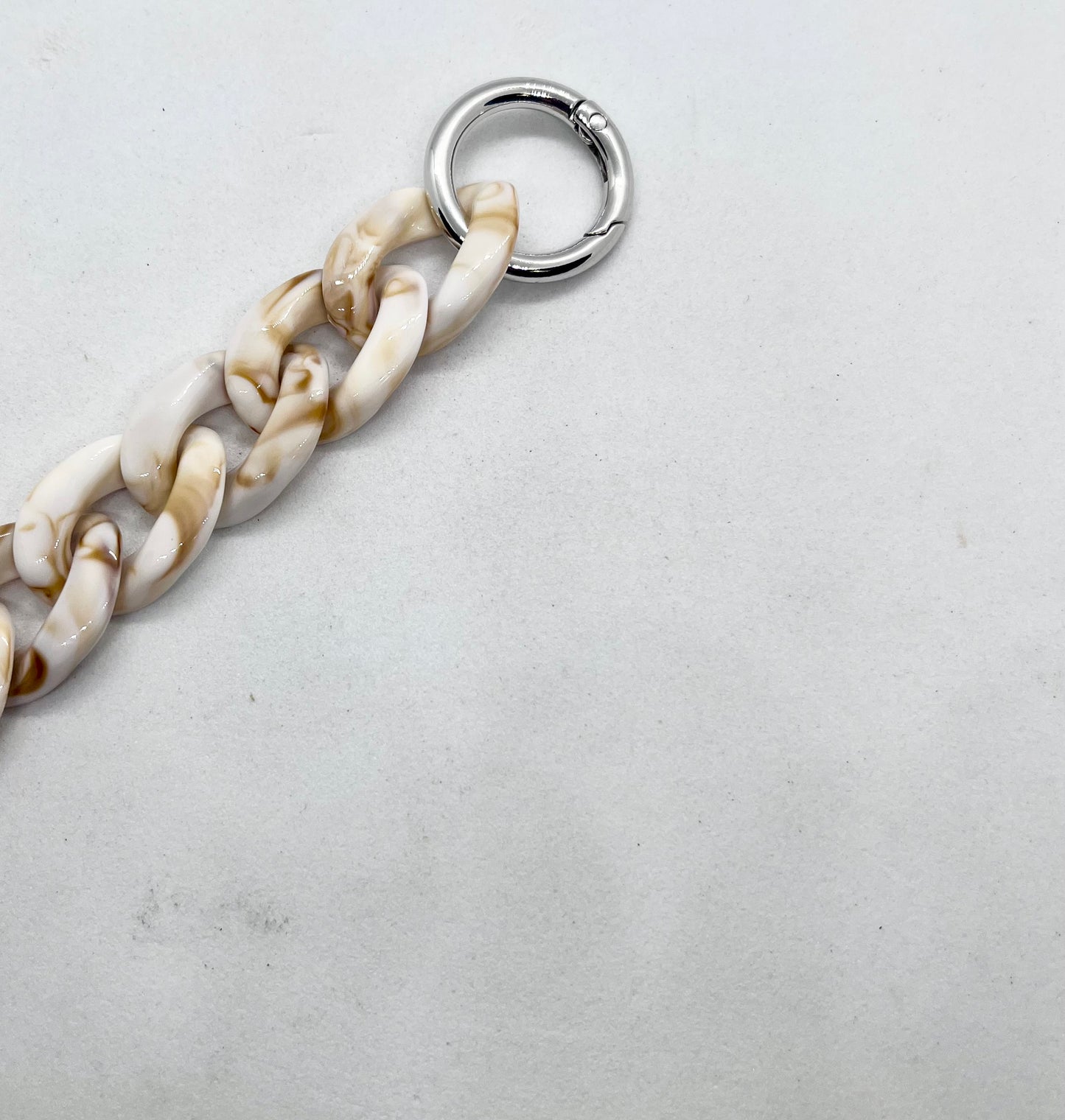 Colour Chain' Tan Beige & White Marble dog collar coiled | JOOLS LONDON
