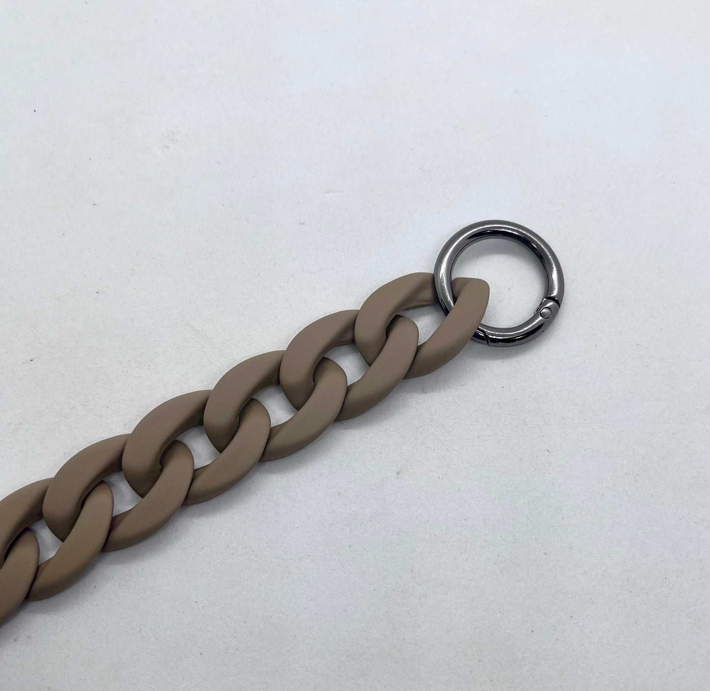 Colour Chain' Taupe Brown dog collar lifestyle shot | JOOLS LONDON