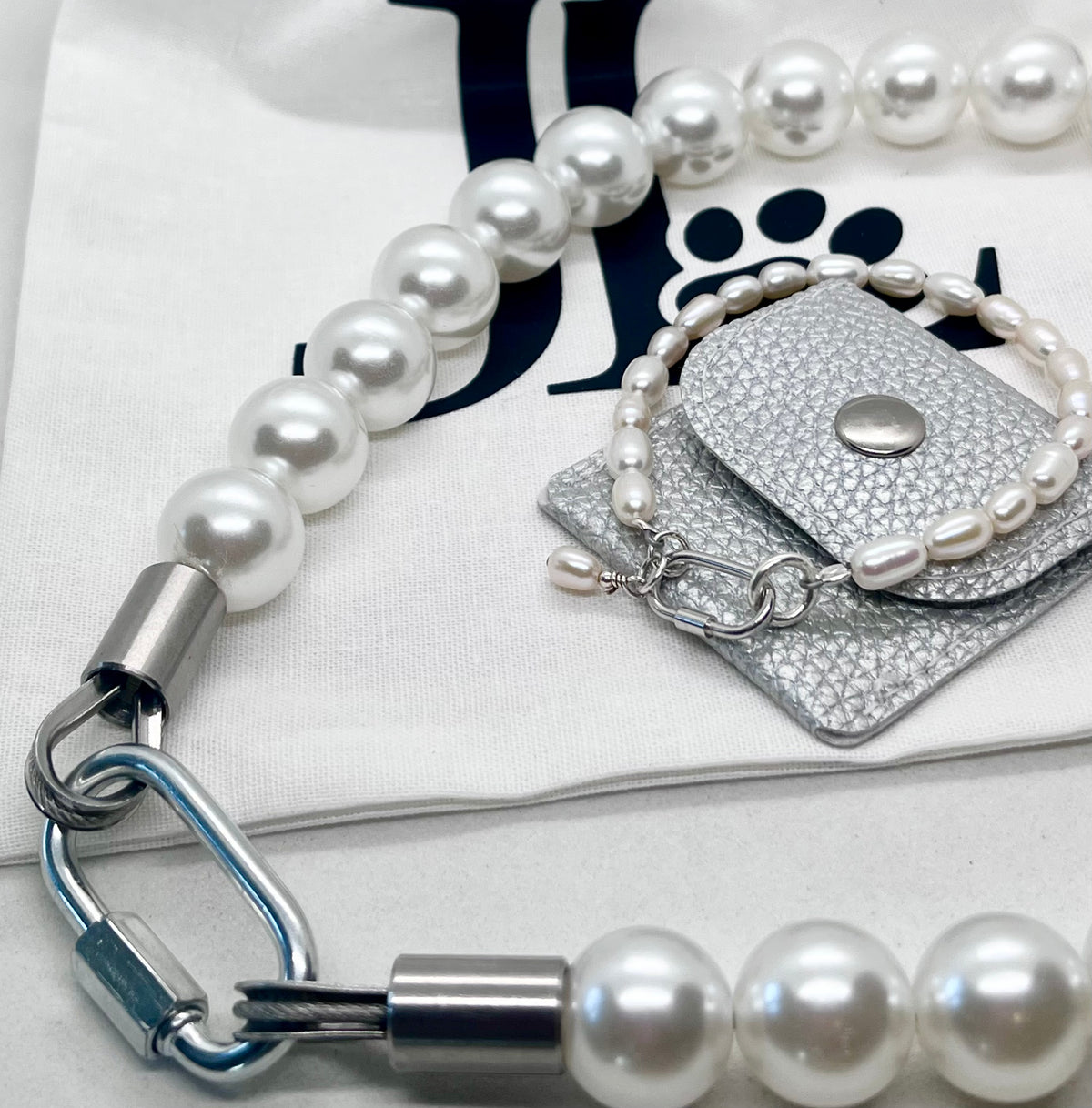 'Pearl Bond' Pearl Beaded Stainless Steel Dog Collar Carabiner Oval Clasp