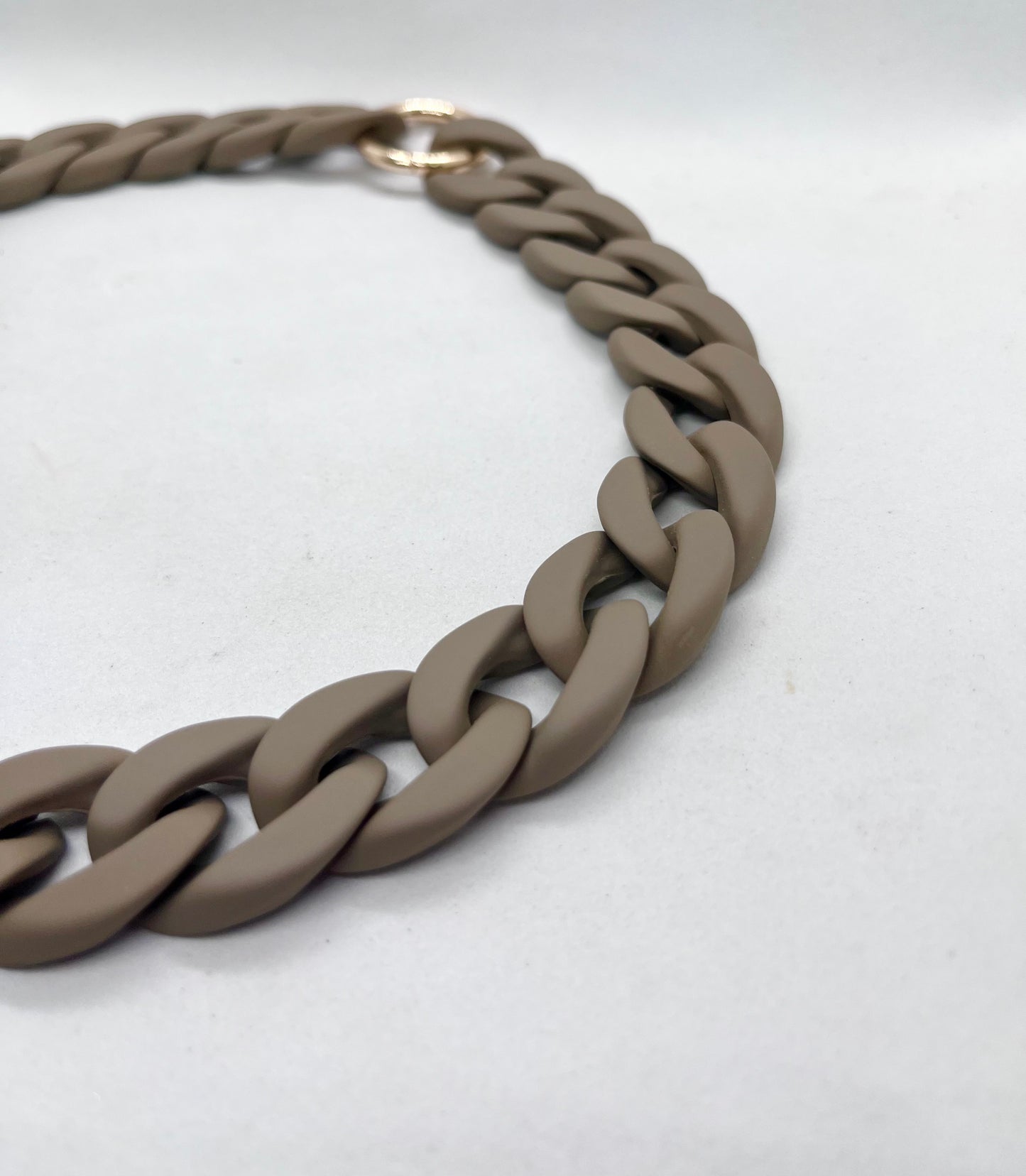 Colour Chain' Taupe Brown Medium Link Dog Collar 20mm | JOOLS LONDON