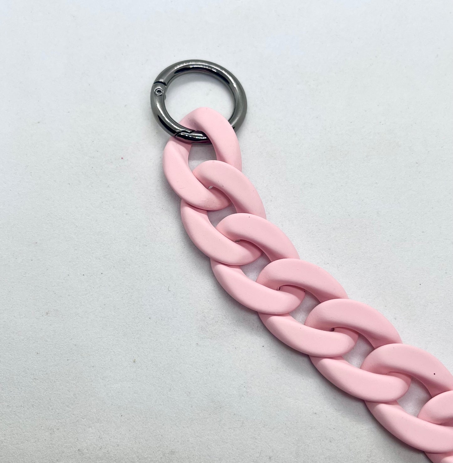 Colour Chain' Baby Pink dog collar hardware detail | JOOLS LONDON