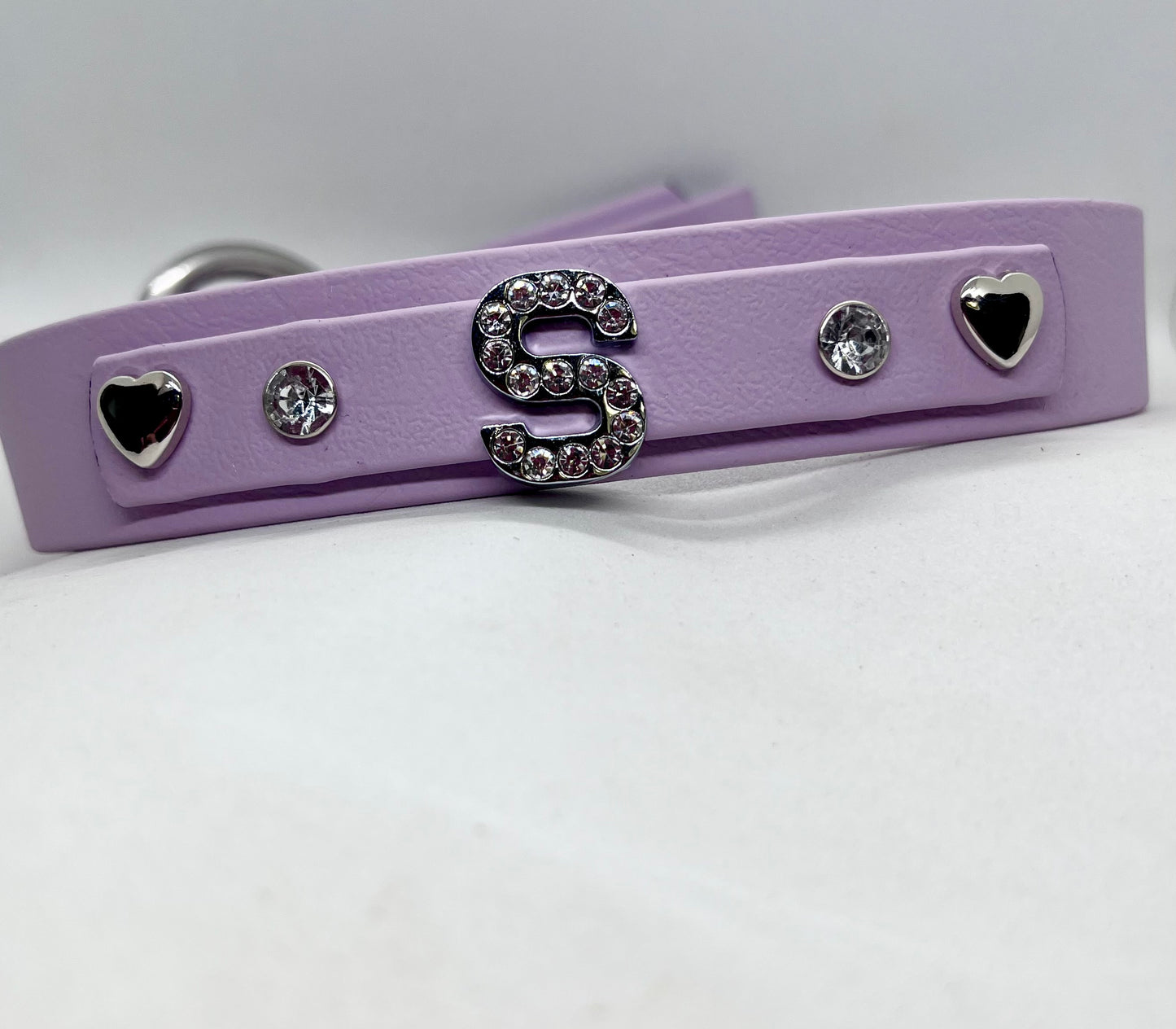 Bespoke lilac BioThane dog collar with diamanté initial – JOOLS LONDON Luxe Letter