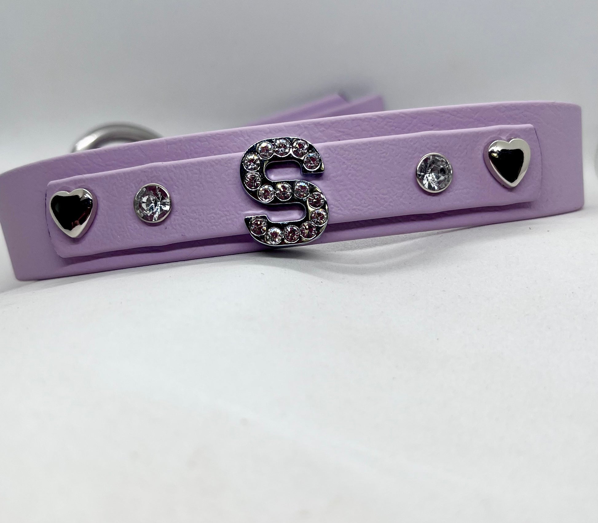 Bespoke lilac BioThane dog collar with diamanté initial – JOOLS LONDON Luxe Letter