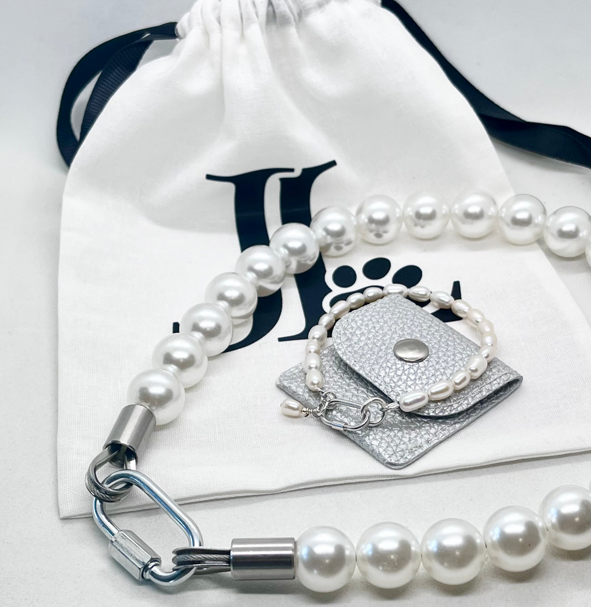 'Pearl Bond' Pearl Beaded Stainless Steel Dog Collar Carabiner Oval Clasp