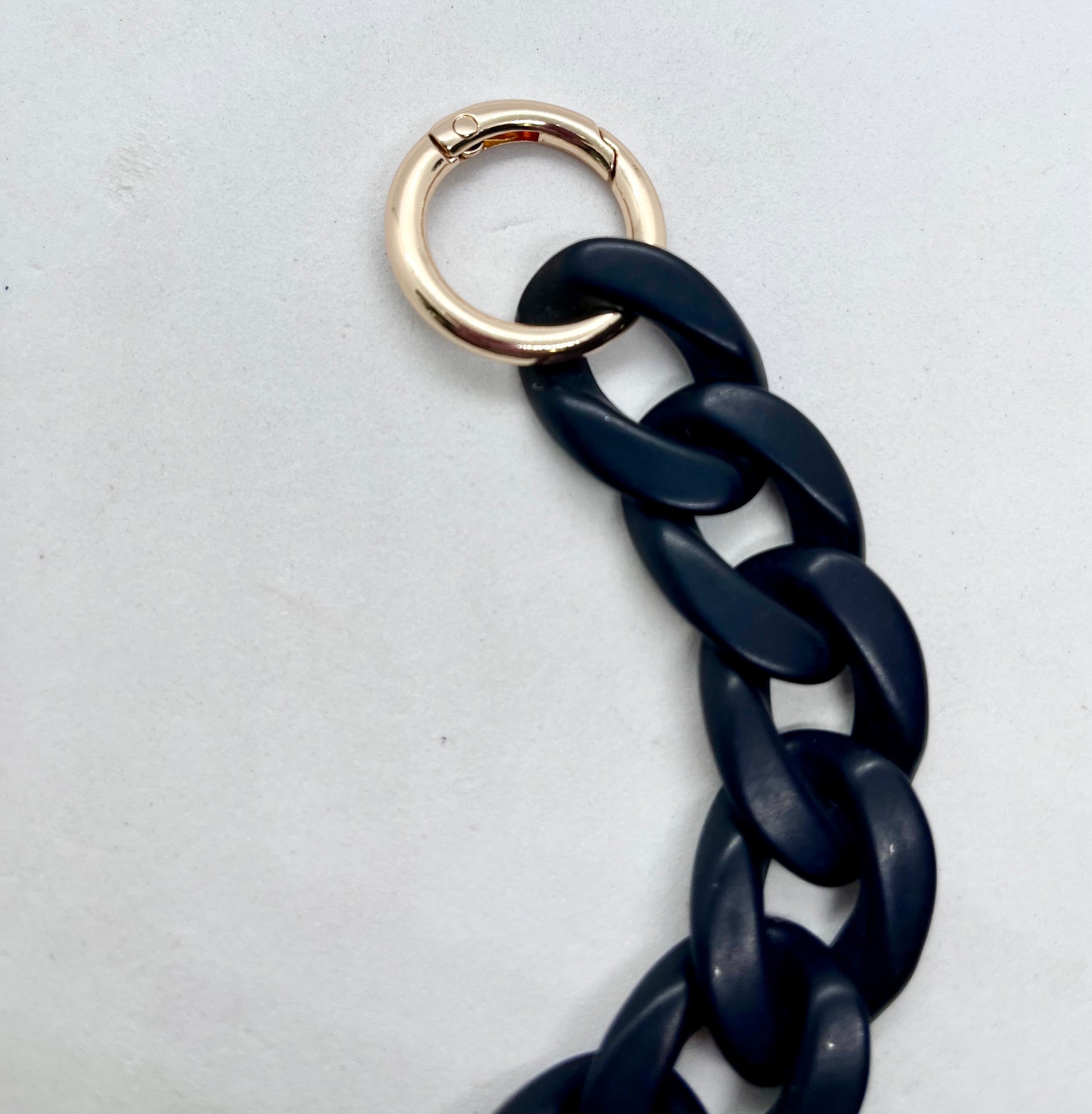 Colour Chain' Matte Black dog collar coiled | JOOLS LONDON