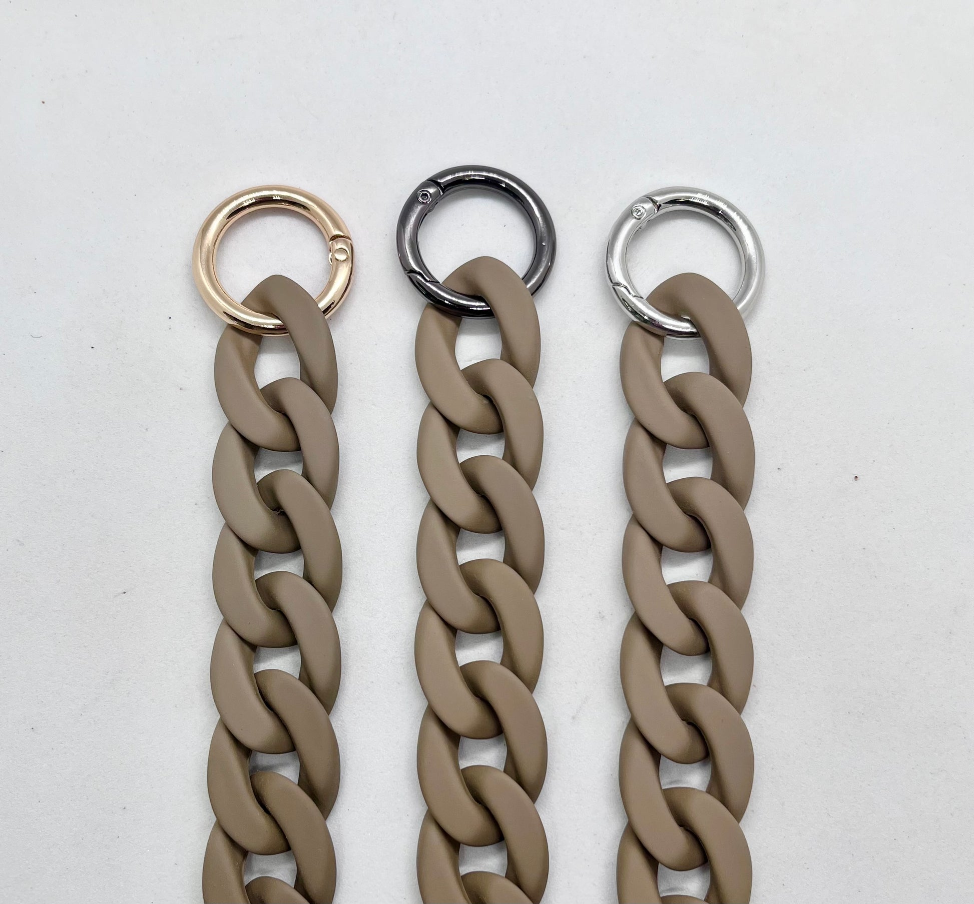 Colour Chain' Taupe Brown chain link dog collar close-up | JOOLS LONDON