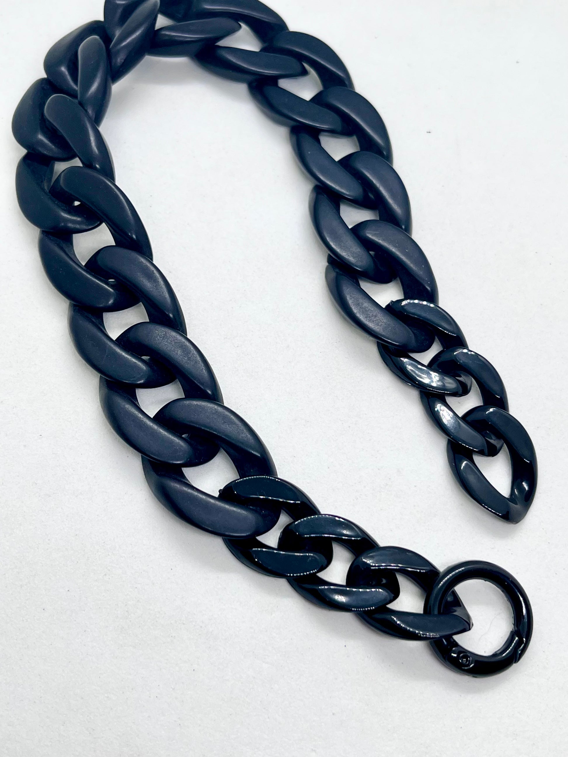 Duo Chain' Matte & Gloss Black dog collar coiled | JOOLS LONDON