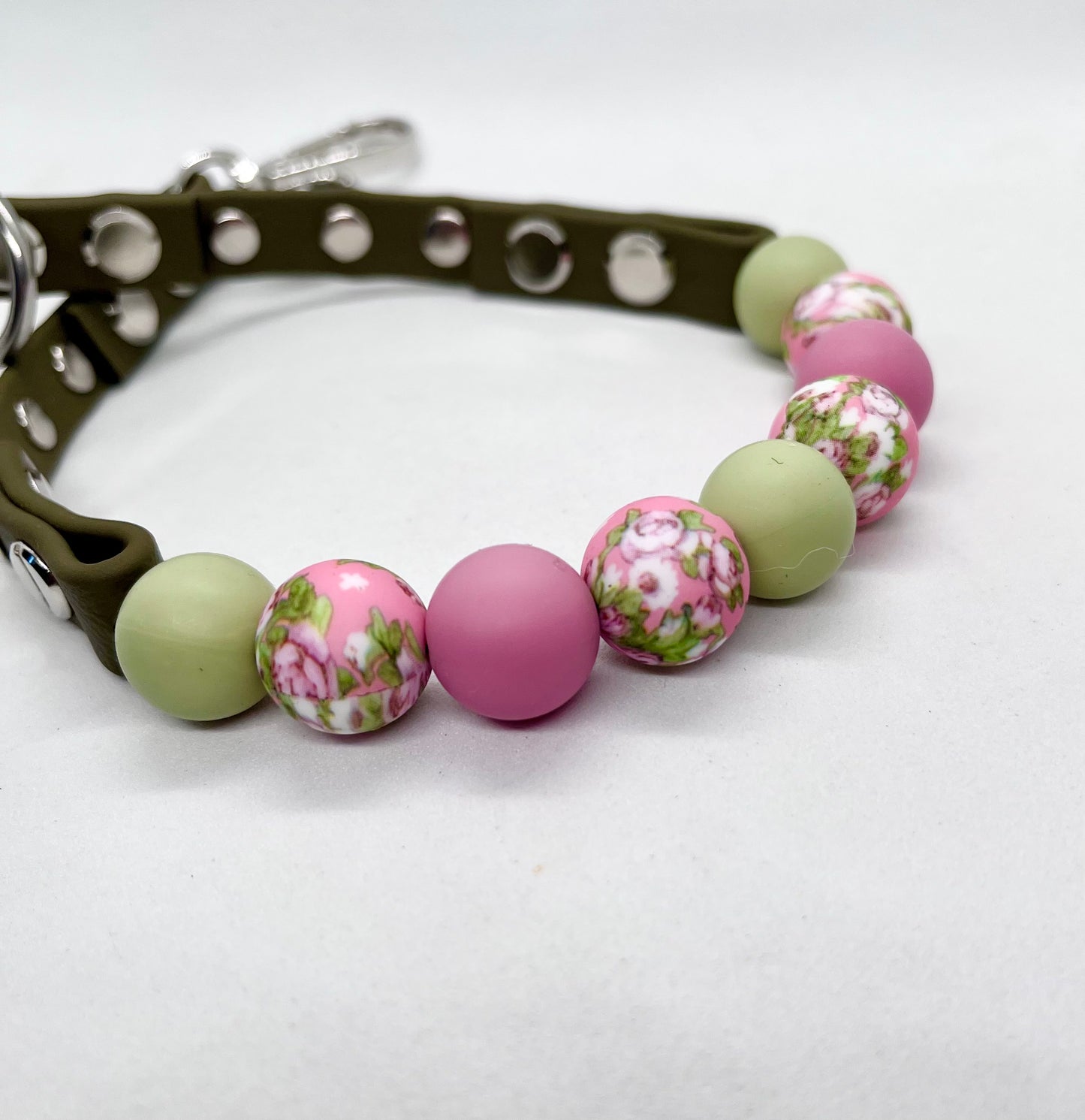 'Petal Edge' Flower Bead Khaki BioThane® Collar with Baby Pink Diamanté Studs