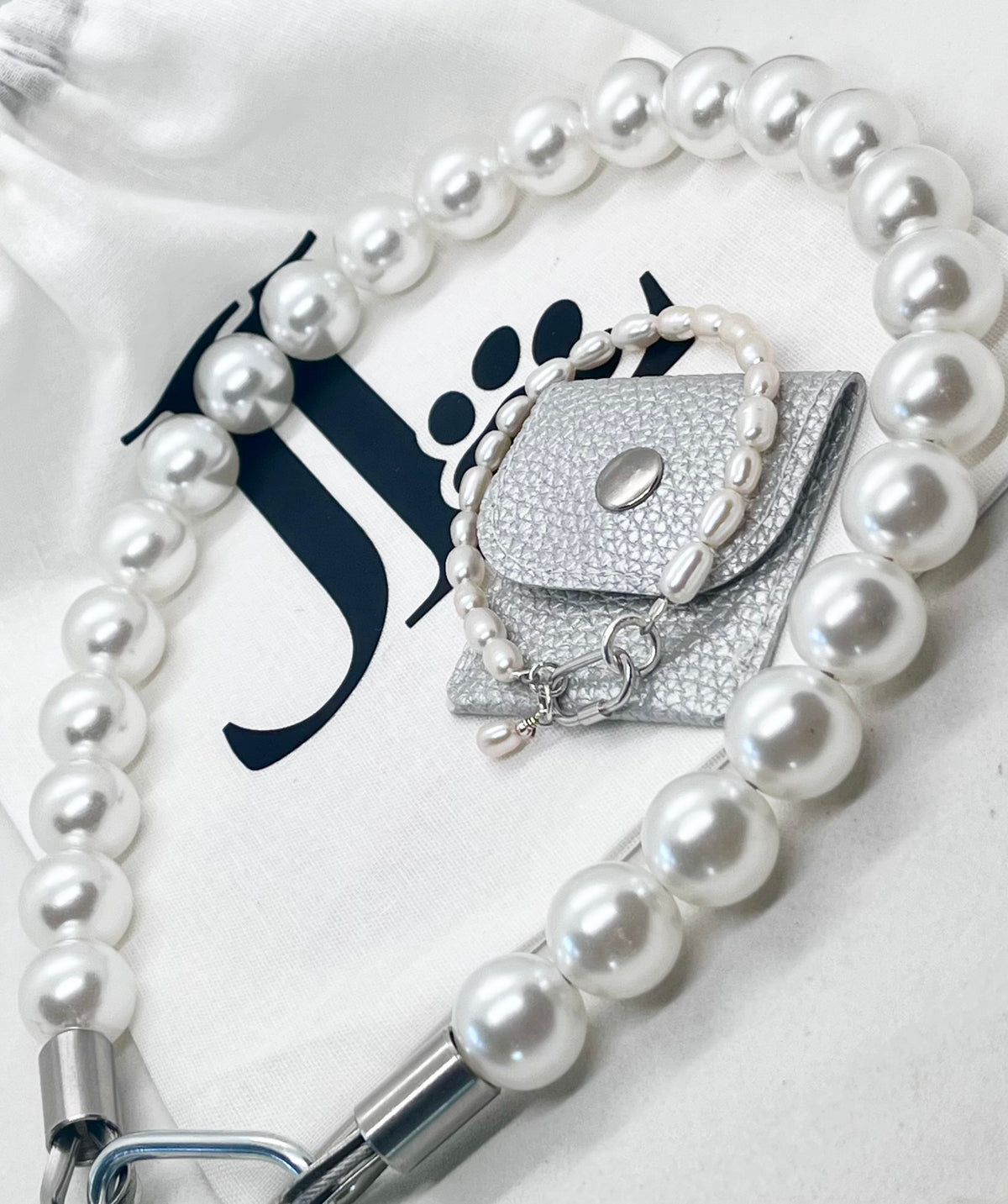 'Pearl Bond' Pearl Beaded Stainless Steel Dog Collar Carabiner Oval Clasp